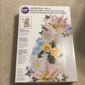 Wilton flower set